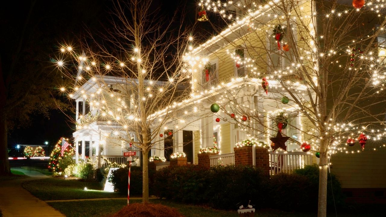 Outdoor Lighting Installation and Removal Service in Hempstead, NY